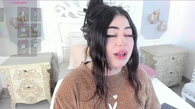 Snapshot of MeganStar__ chatting on October 28, 11:47 am MeganStar online show from October 28, 11:47 am