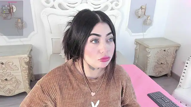 Snapshot of MeganStar__ chatting on November 8, 12:27 pm MeganStar online show from November 8, 12:27 pm