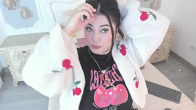 Snapshot of MeganStar__ chatting on November 12, 12:16 pm MeganStar online show from November 12, 12:16 pm