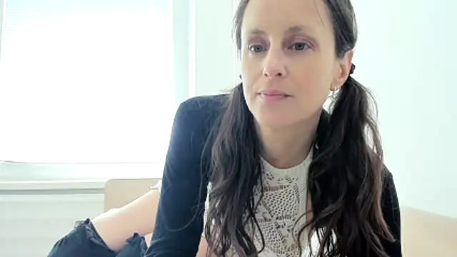 Snapshot of Cimbelka chatting on April 23, 12:29 pm Cimbelka online show from April 23, 12:29 pm