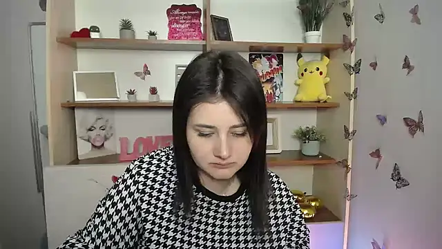 Snapshot of Katrin_kiss_ chatting on June 4, 12:00 pm Katrin kiss online show from June 4, 12:00 pm