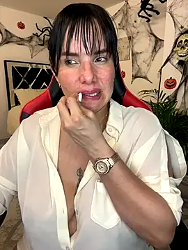 Snapshot of carol_cruz133 chatting on October 29, 11:28 pm carol cruz133 online show from October 29, 11:28 pm