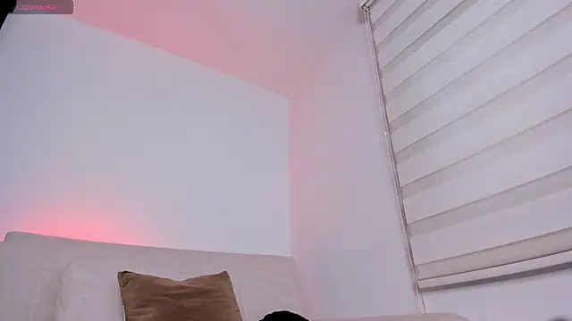 arianna 000 online show from July 7, 1:04 pm