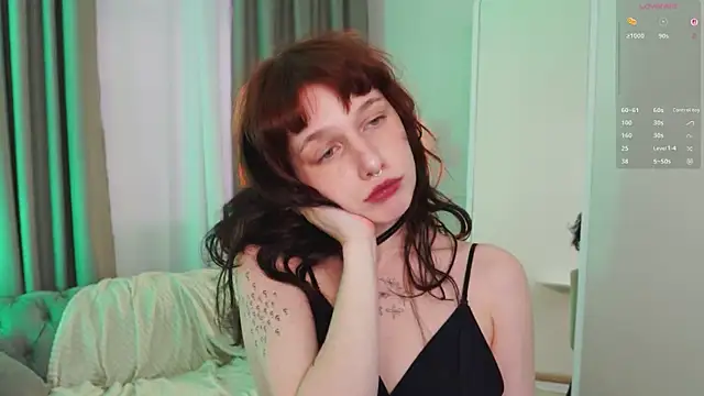 LeelooYolo online show from May 3, 4:02 pm