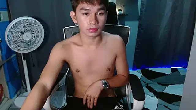 Snapshot of Midnight_Snack69 chatting on October 27, 4:55 pm Midnight Snack69 online show from October 27, 4:55 pm