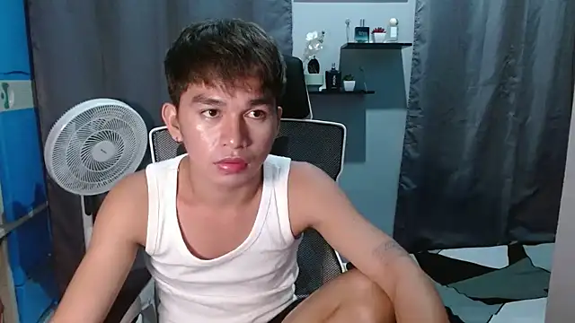 Snapshot of Midnight_Snack69 chatting on October 30, 3:02 pm Midnight Snack69 online show from October 30, 3:02 pm