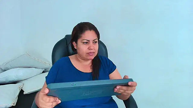 Karla hilton1 online show from May 2, 1:16 pm