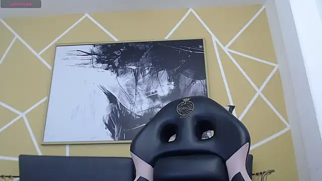 olivia russo  online show from December 16, 8:03 pm