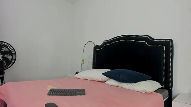 Snapshot of LiliCarterm chatting on October 27, 8:13 pm LiliCarterm online show from October 27, 8:13 pm