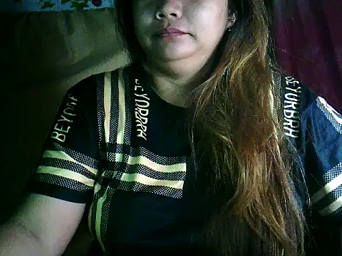 Snapshot of yuana25 chatting on January 9, 12:02 am yuana25 online show from January 9, 12:02 am