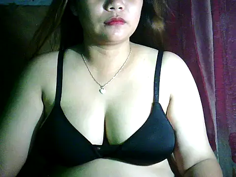 Snapshot of yuana25 chatting on January 12, 7:24 am yuana25 online show from January 12, 7:24 am