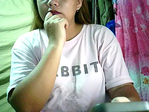 Snapshot of yuana25 chatting on February 3, 7:02 am yuana25 online show from February 3, 7:02 am