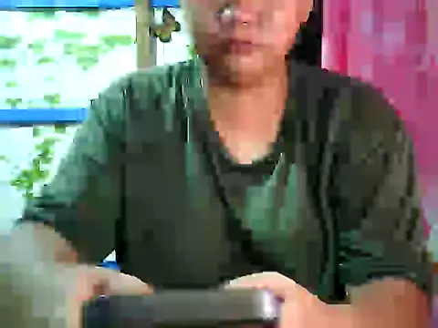 Snapshot of yuana25 chatting on February 15, 11:52 am yuana25 online show from February 15, 11:52 am