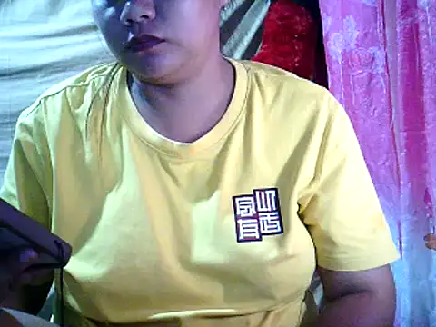 Snapshot of yuana25 chatting on February 17, 11:40 am yuana25 online show from February 17, 11:40 am