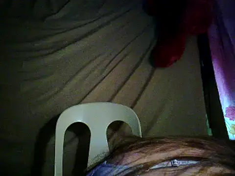 Snapshot of yuana25 chatting on February 18, 4:52 am yuana25 online show from February 18, 4:52 am