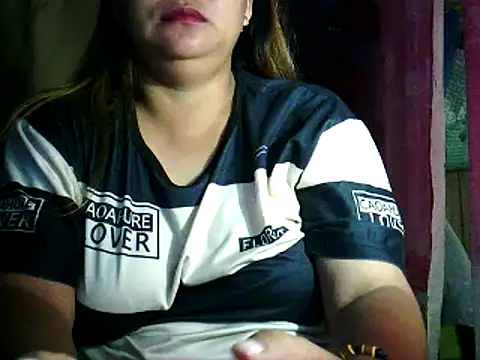 Snapshot of yuana25 chatting on February 19, 10:22 am yuana25 online show from February 19, 10:22 am