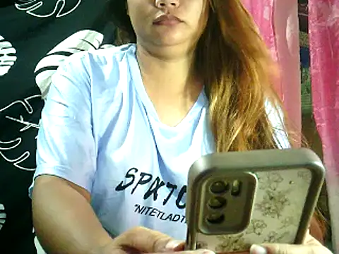 Snapshot of yuana25 chatting on February 28, 11:22 am yuana25 online show from February 28, 11:22 am