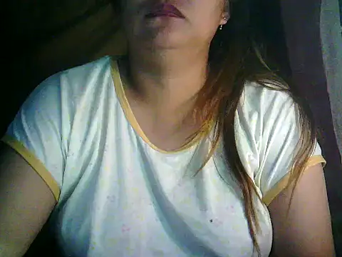 Snapshot of yuana25 chatting on March 15, 10:43 am yuana25 online show from March 15, 10:43 am