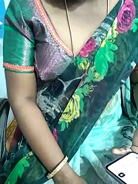 Snapshot of lolida69thamil chatting on October 4, 6:11 am lolida69thamil online show from October 4, 6:11 am