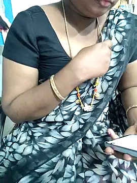 Snapshot of lolida69thamil chatting on October 6, 5:43 pm lolida69thamil online show from October 6, 5:43 pm