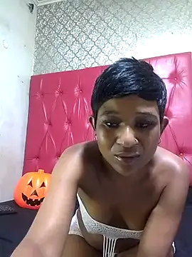 Snapshot of GoldenBigAssCurvy chatting on November 18, 1:00 am GoldenBigAssCurvy online show from November 18, 1:00 am