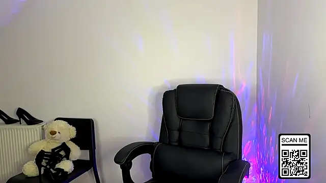 Snapshot of Ruthless_111 chatting on October 28, 7:27 pm Ruthless 111 online show from October 28, 7:27 pm