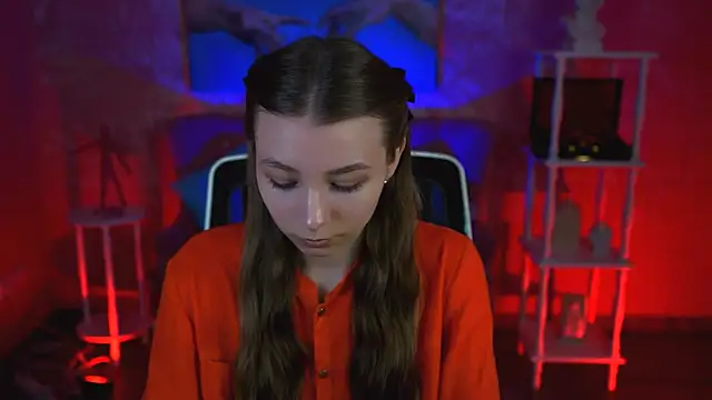 JulieDaniel online show from September 24, 8:06 am