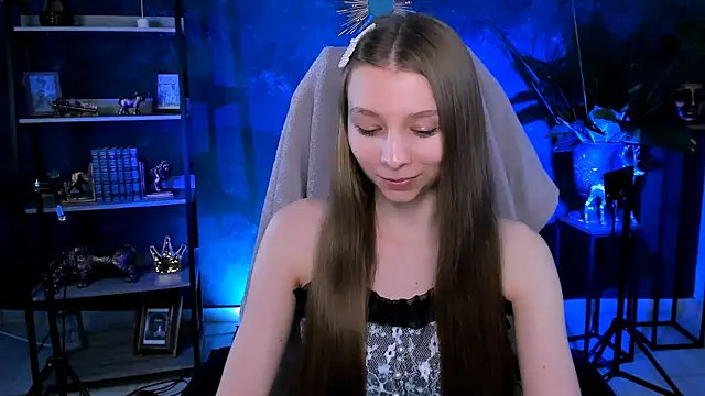 Snapshot of JulieDaniel chatting on June 18, 9:14 am JulieDaniel online show from June 18, 9:14 am