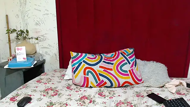 SexyChantyBabe25 online show from September 11, 8:31 pm