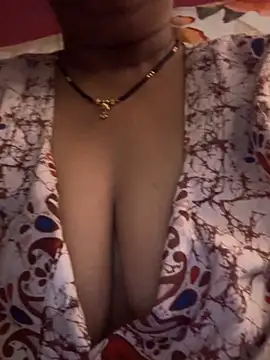 Snapshot of Divya-22 chatting on December 5, 7:43 pm Divya-22 online show from December 5, 7:43 pm