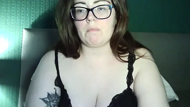 Curvy-BellaX online show from October 10, 8:41 pm