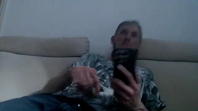Snapshot of k74robert chatting on November 3, 1:45 pm k74robert online show from November 3, 1:45 pm