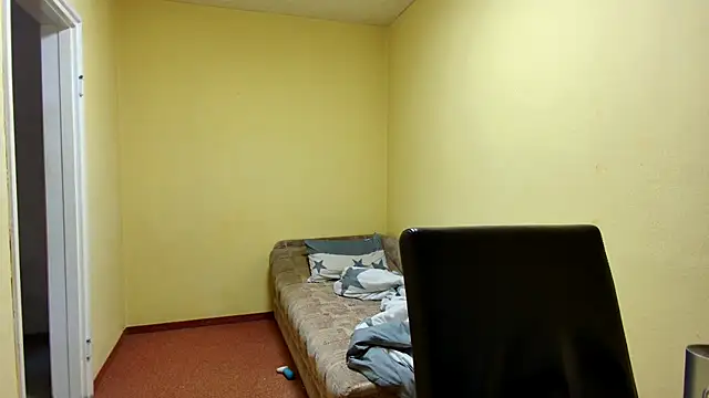 Snapshot of k74robert chatting on April 8, 3:45 pm k74robert online show from April 8, 3:45 pm