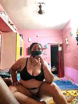 Snapshot of biggbobbsgirl chatting on March 25, 6:03 pm biggbobbsgirl online show from March 25, 6:03 pm