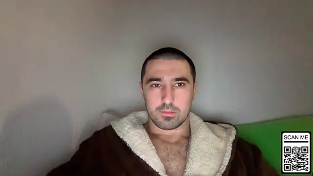 Snapshot of Hard_to_Obey chatting on December 4, 8:50 pm Hard to Obey online show from December 4, 8:50 pm