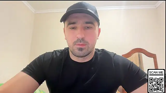 Snapshot of Hard_to_Obey chatting on December 5, 8:16 pm Hard to Obey online show from December 5, 8:16 pm