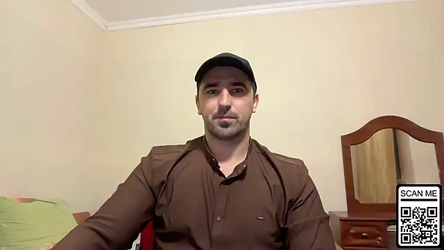 Snapshot of Hard_to_Obey chatting on December 15, 6:45 pm Hard to Obey online show from December 15, 6:45 pm