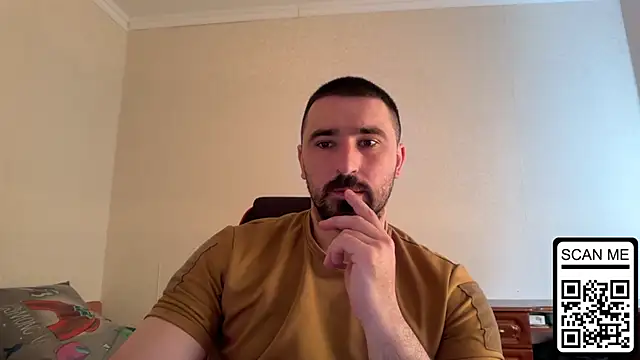 Snapshot of Hard_to_Obey chatting on June 5, 9:04 am Hard to Obey online show from June 5, 9:04 am