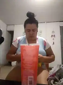 Snapshot of bellaquitazase chatting on November 12, 11:36 pm bellaquitazase online show from November 12, 11:36 pm