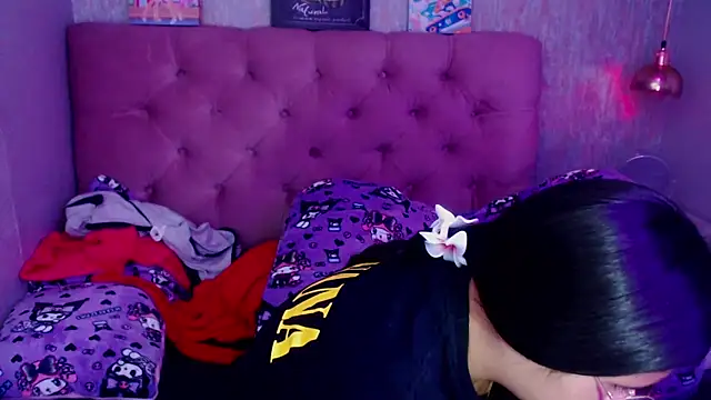 Snapshot of laurenelove chatting on September 10, 2:17 pm laurenelove online show from September 10, 2:17 pm