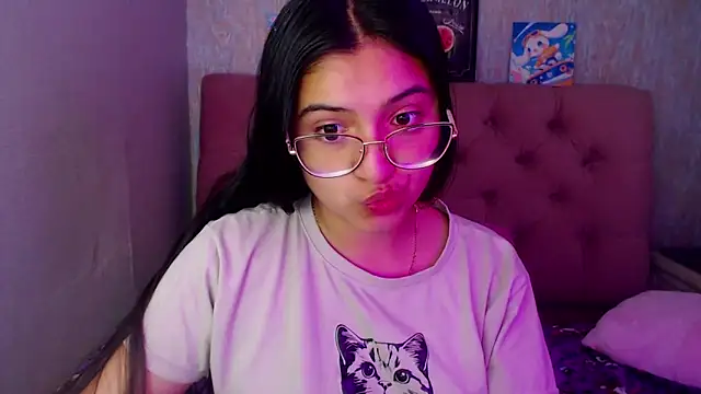 Snapshot of laurenelove chatting on September 14, 12:32 am laurenelove online show from September 14, 12:32 am