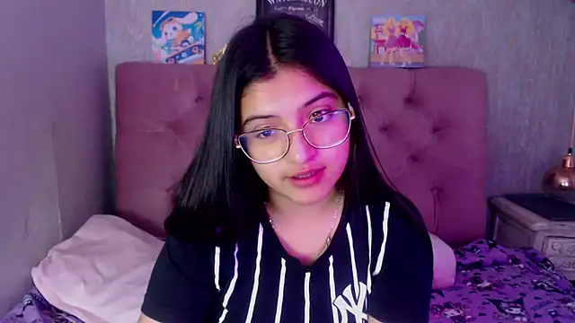 Snapshot of laurenelove chatting on September 19, 2:24 am laurenelove online show from September 19, 2:24 am