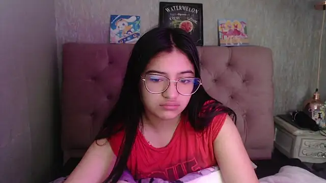 Snapshot of laurenelove chatting on September 21, 3:52 am laurenelove online show from September 21, 3:52 am