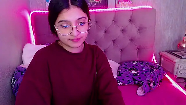 Snapshot of laurenelove chatting on October 3, 11:57 pm laurenelove online show from October 3, 11:57 pm