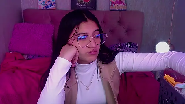 Snapshot of laurenelove chatting on October 11, 3:39 am laurenelove online show from October 11, 3:39 am