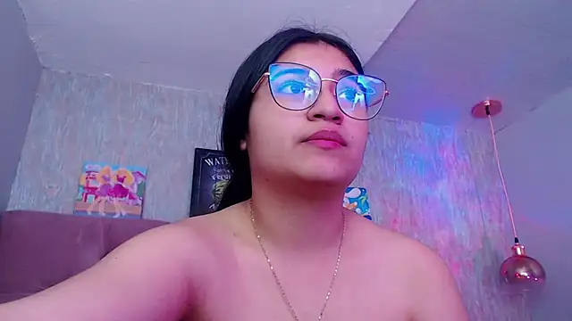 Snapshot of laurenelove chatting on October 13, 3:39 am laurenelove online show from October 13, 3:39 am