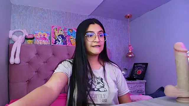 laurenelove online show from March 13, 3:35 am