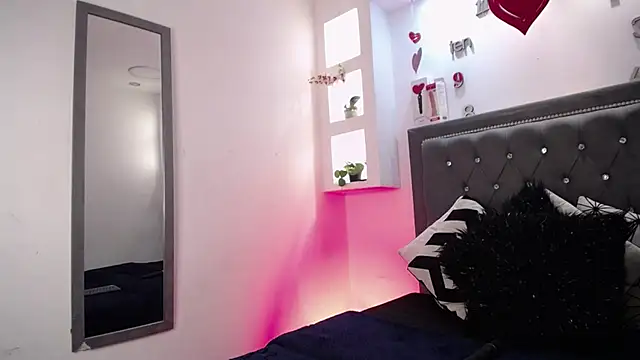 Snapshot of MelissaRhodes chatting on September 23, 7:50 pm MelissaRhodes online show from September 23, 7:50 pm