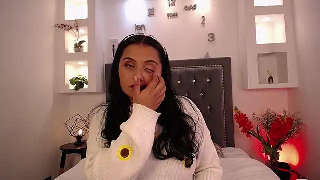 Snapshot of MelissaRhodes chatting on December 5, 9:00 pm MelissaRhodes online show from December 5, 9:00 pm