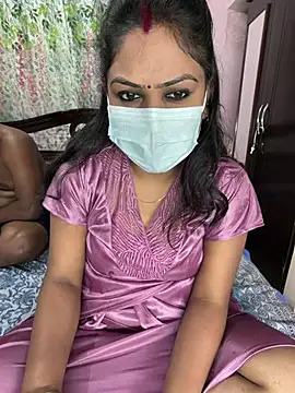 Snapshot of Lovlycouple1 chatting on March 13, 7:15 am Lovlycouple1 online show from March 13, 7:15 am